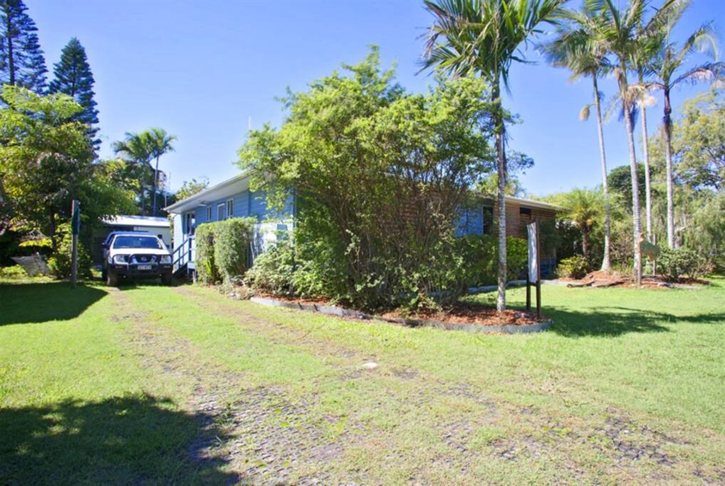 agnes-water-holiday-house-with-parking--beach-accommodation