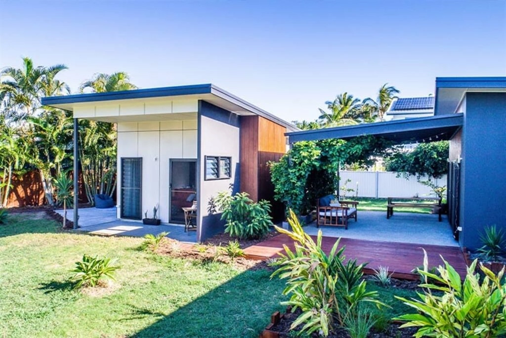 family-retreat-elliott-heads-holiday-home-garden